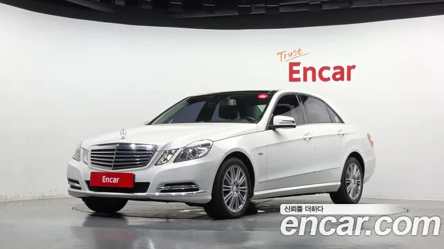 Mercedes-Benz E-Class 2012 — photo 1