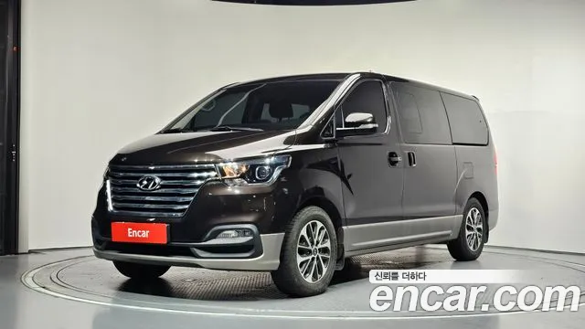 Hyundai Starex 2019 — photo 1