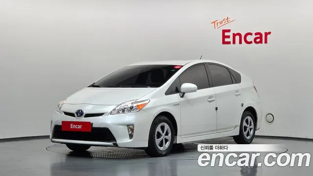 Toyota Prius 2013 — photo 1