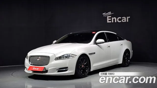 Jaguar XJ 2011 — photo 1