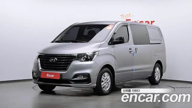 Hyundai Starex 2019 — photo 1