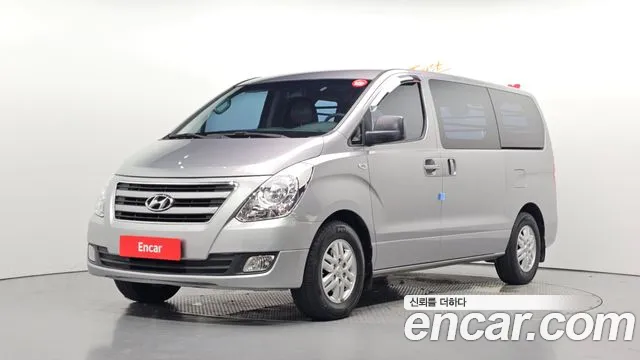 Hyundai Starex 2017 — photo 1