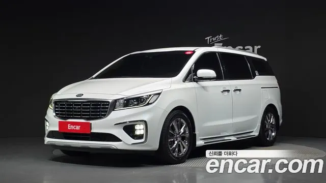 Kia Canival 2020 — photo 1