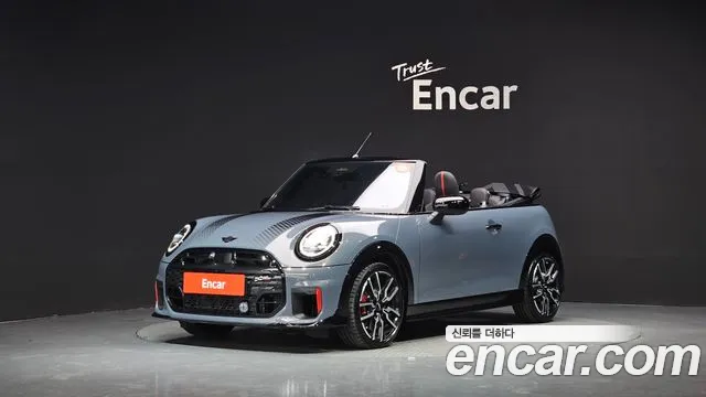 Mini Cooper Convertible 2026 — photo 1