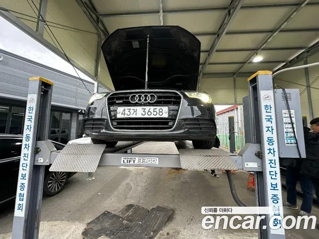 Audi A6 2012 — photo 1