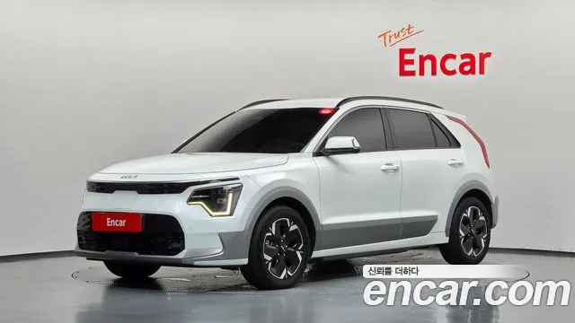 Kia Niro 2023 — photo 1