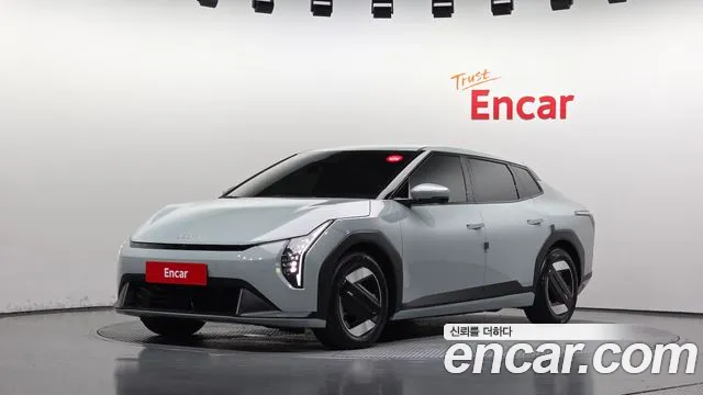 Kia EV4 2026 — photo 1
