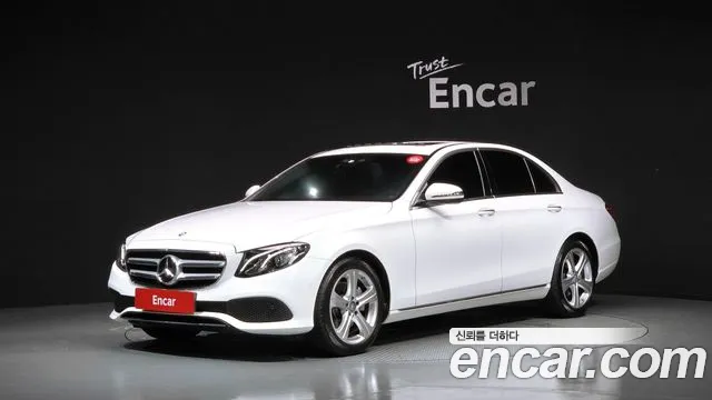 Mercedes-Benz E-Class 2017 — photo 1