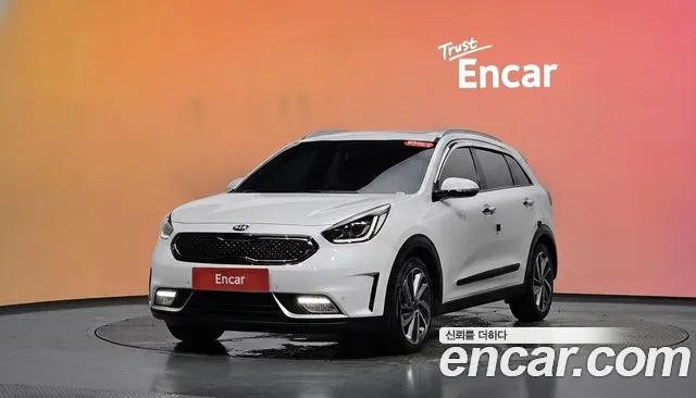 Kia Niro 2018 — photo 1