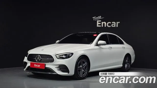 Mercedes-Benz E-Class 2023 — photo 1
