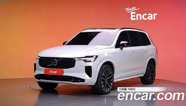 Volvo XC90 2026 — photo 1