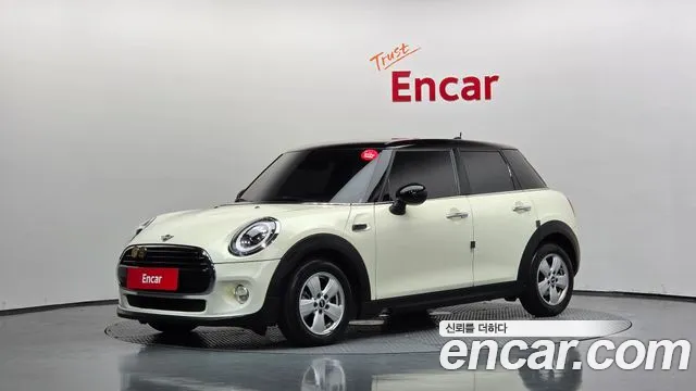 Mini Cooper 2019 — photo 1