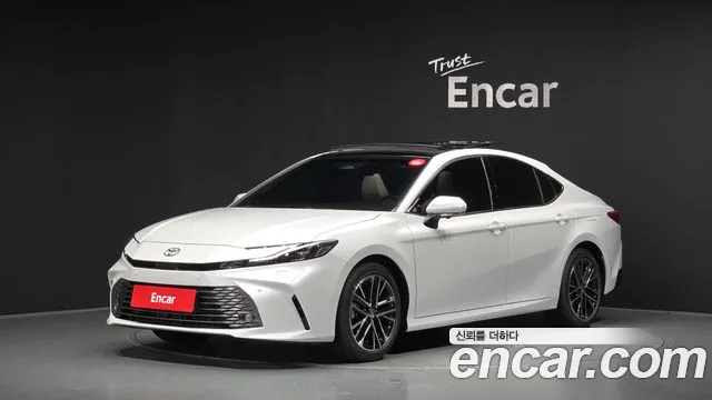 Toyota Camry 2026 — photo 1