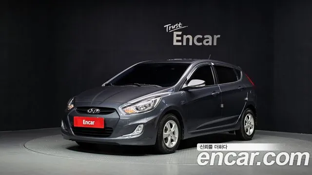 Hyundai Accent 2012 — photo 1