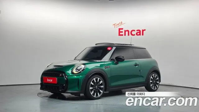 Mini Cooper 2022 — photo 1