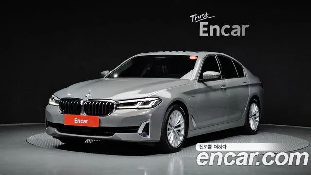 BMW 5-Series 2021 — photo 1