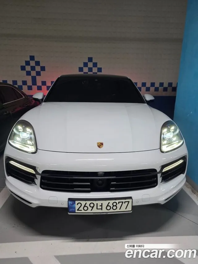 Porsche Cayenne 2021 — photo 1