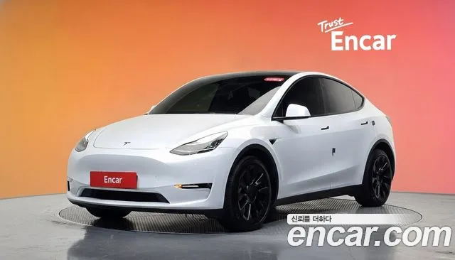 Tesla Model Y 2022 — photo 1