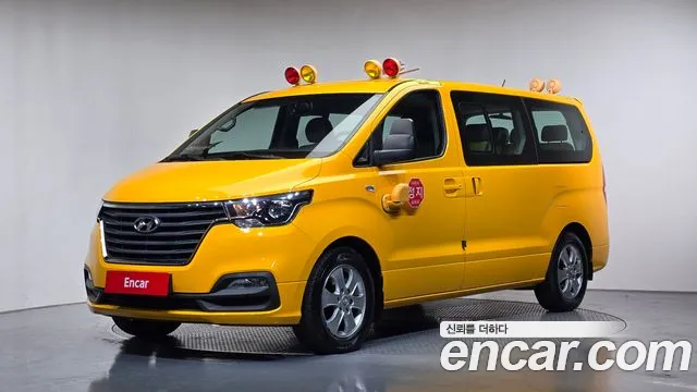 Hyundai Starex 2019 — photo 1
