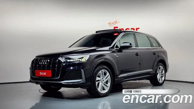Audi Q7 2021 — photo 1