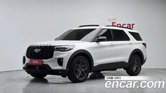 Ford Explorer 2025 — photo 1