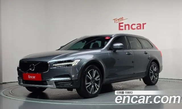 Volvo V90 2018 — photo 1