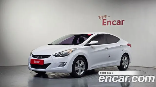 Hyundai AVANTE 2013 — photo 1