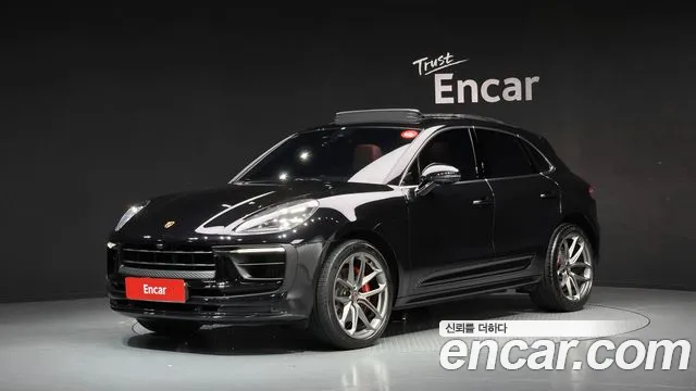 Porsche Macan 2022 — photo 1