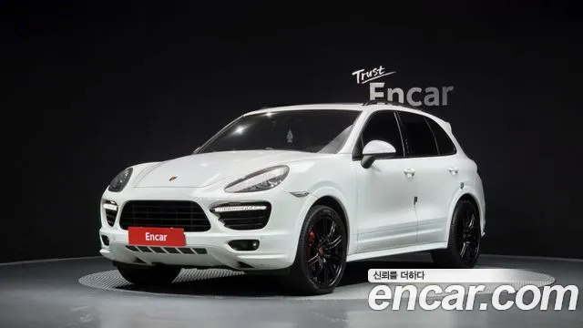 Porsche Cayenne 2013 — photo 1