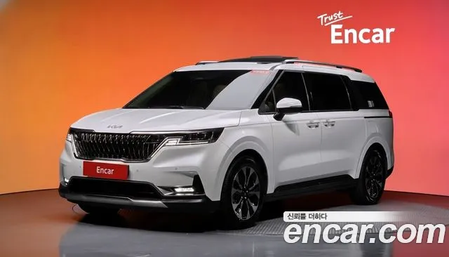 Kia Canival 2023 — photo 1