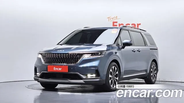Kia Canival 2023 — photo 1