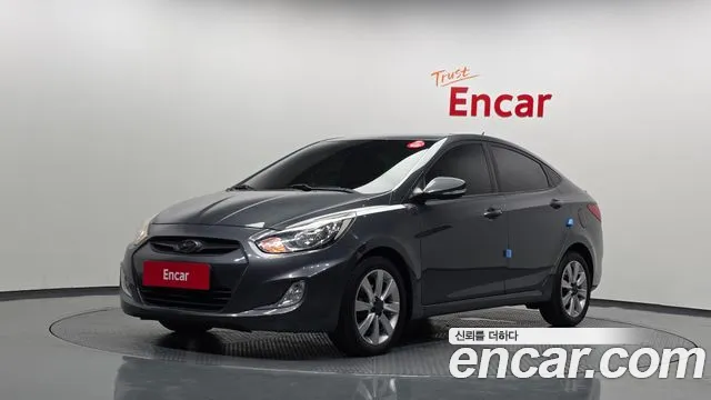 Hyundai Accent 2012 — photo 1