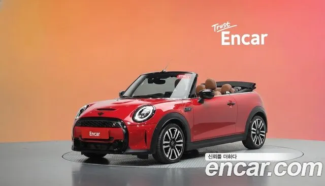 Mini Cooper Convertible 2024 — photo 1