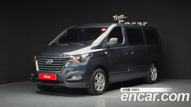 Hyundai Starex 2019 — photo 1