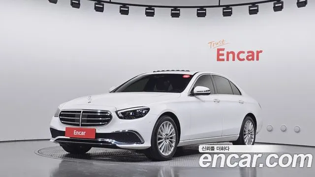 Mercedes-Benz E-Class 2021 — photo 1