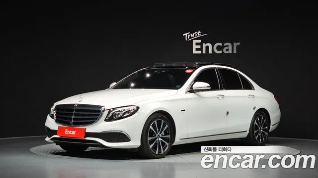 Mercedes-Benz E-Class 2019 — photo 1