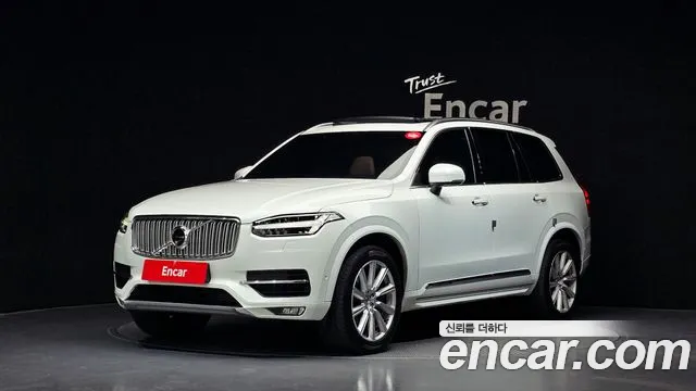 Volvo XC90 2017 — photo 1