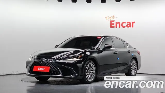 Lexus ES 2023 — photo 1