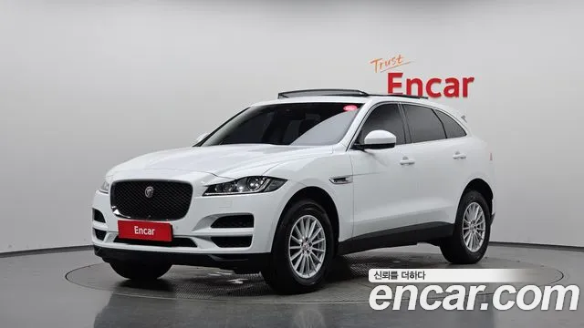 Jaguar F-PACE 2018 — photo 1