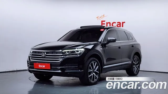 Volkswagen Touareg 2023 — photo 1