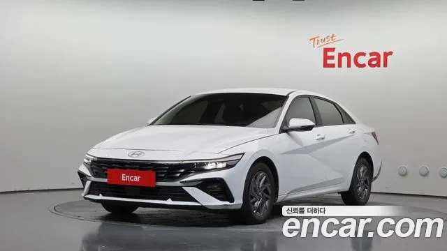 Hyundai AVANTE 2024 — photo 1