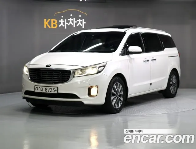 Kia Canival 2015 — photo 1