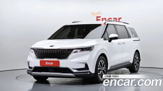 Kia Canival 2021 — photo 1