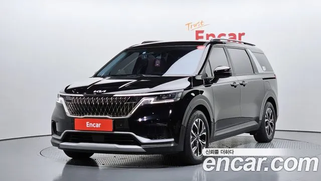 Kia Canival 2023 — photo 1