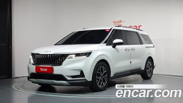 Kia Canival 2022 — photo 1