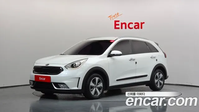 Kia Niro 2017 — photo 1