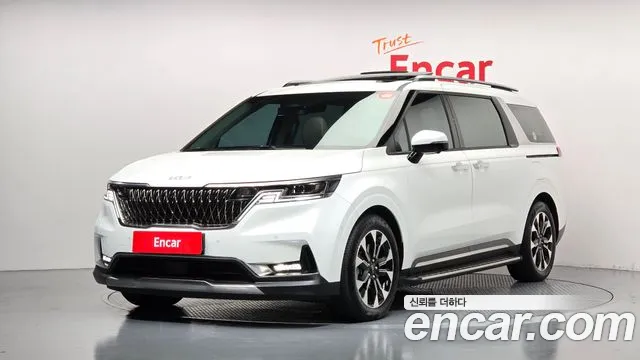 Kia Canival 2023 — photo 1