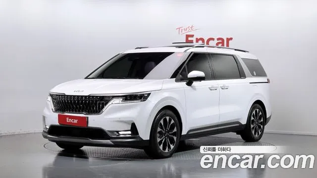 Kia Canival 2023 — photo 1