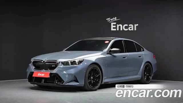 BMW M5 2026 — photo 1
