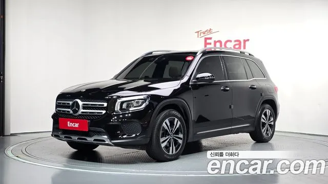 Mercedes-Benz GLB-Class 2023 — photo 1